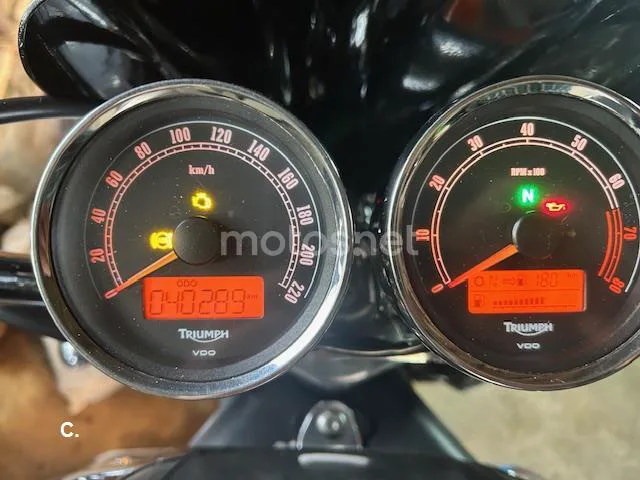 Triumph ROCKET III Roadster ABS – Vista 9