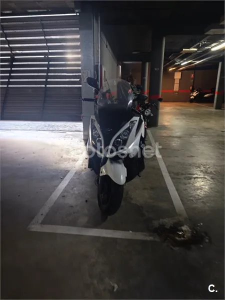 Kymco Super Dink 300i – Vista 2