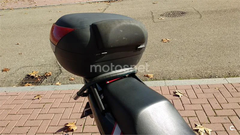 Yamaha FZS 600 Fazer – Vista 12