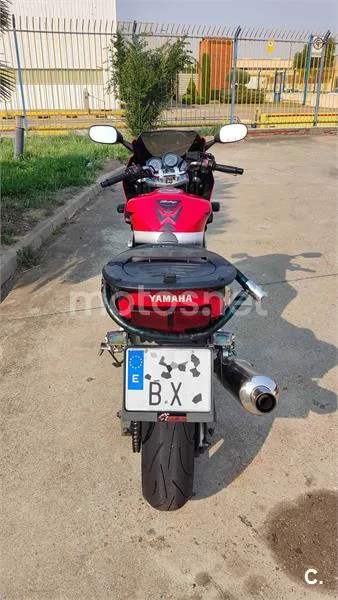 Yamaha FZS 600 Fazer – Vista 9