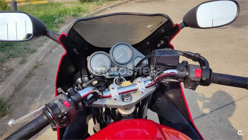 Yamaha FZS 600 Fazer – Vista 10