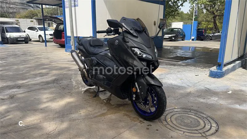 Yamaha TMAX – Vista 2