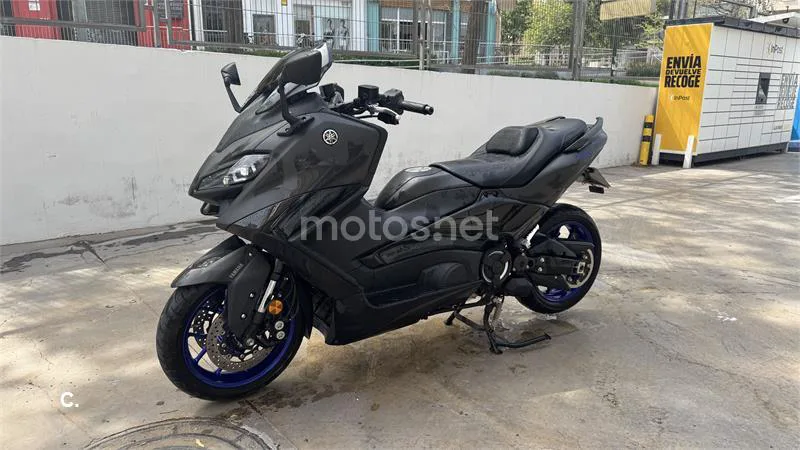 Yamaha TMAX – Vista 5