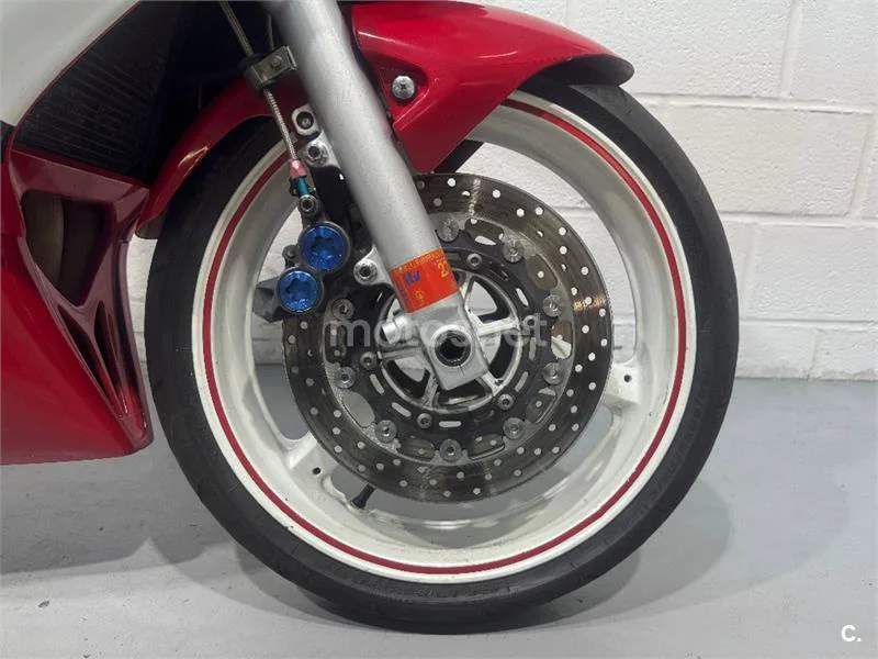 Yamaha R6 – Vista 12