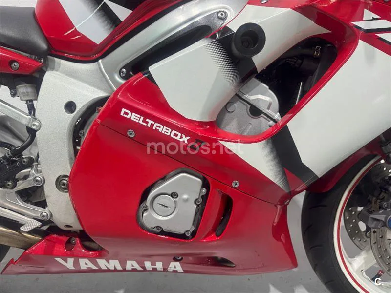 Yamaha R6 – Vista 15