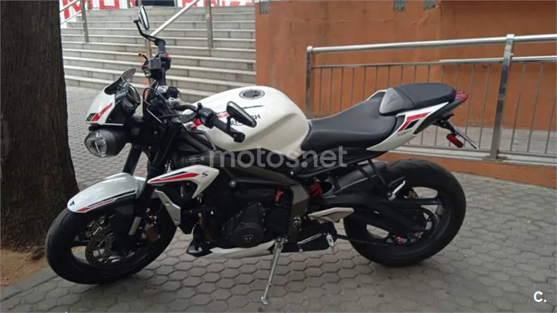 Triumph Street Triple – Vista 2