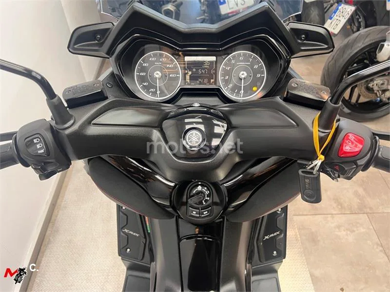 Yamaha XMAX 300 – Vista 8