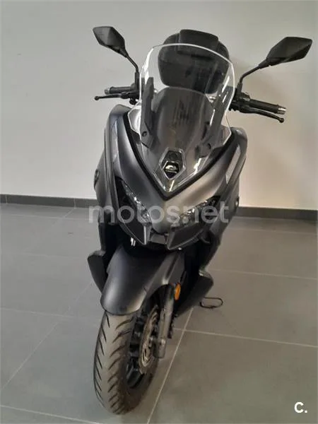 QJ Motor MTX 125 – Vista 3