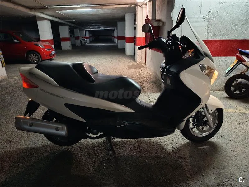 Suzuki BURGMAN 125 – Vista 3