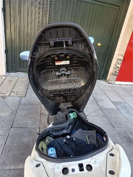 Suzuki BURGMAN 125 – Vista 5