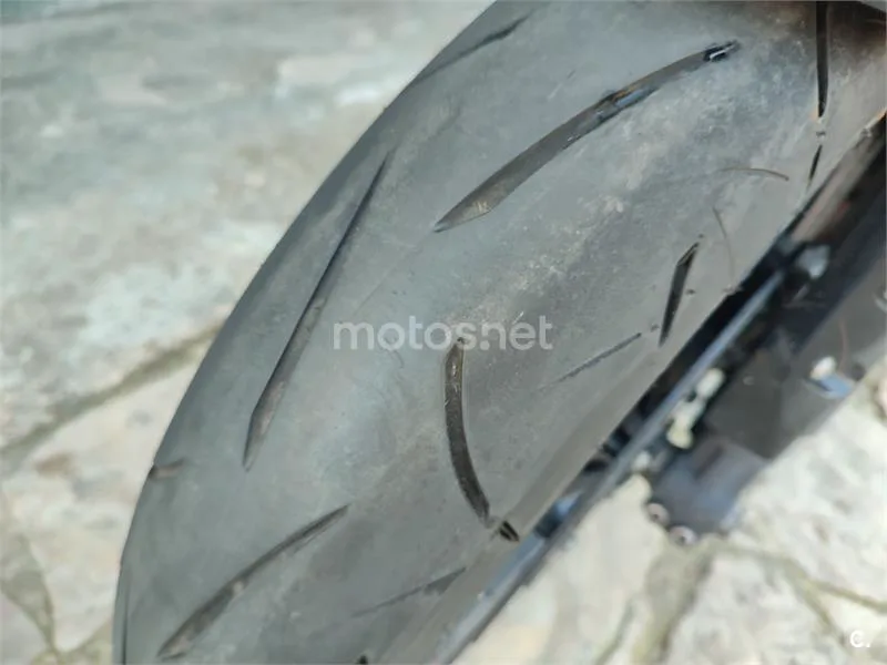 Yamaha YZF R6 – Vista 8