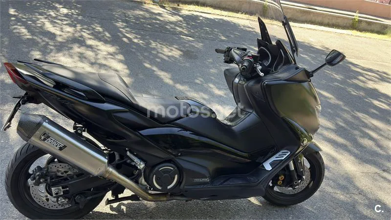Yamaha TMAX 560 – Vista 3