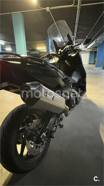 Yamaha TMAX 560 – Vista 8