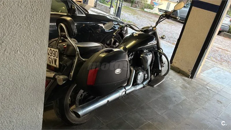 Yamaha XVS 1300 A Midnight Star – Vista 4