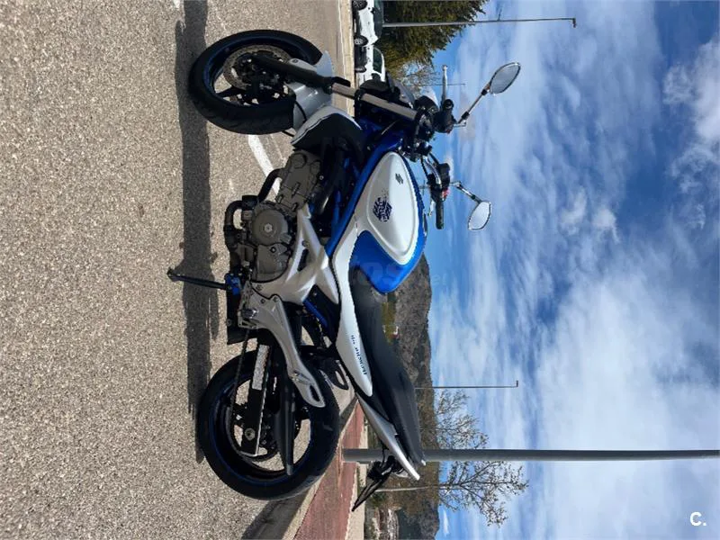 Suzuki Gladius 650 – Vista 2