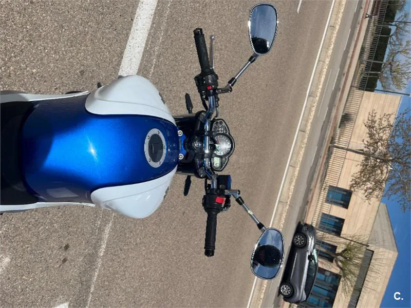 Suzuki Gladius 650 – Vista 8