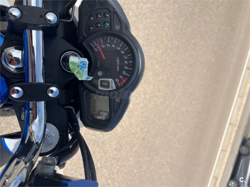 Suzuki Gladius 650 – Vista 9