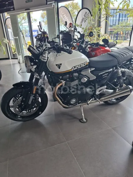 Triumph Speed Twin 1200 - Vista 11