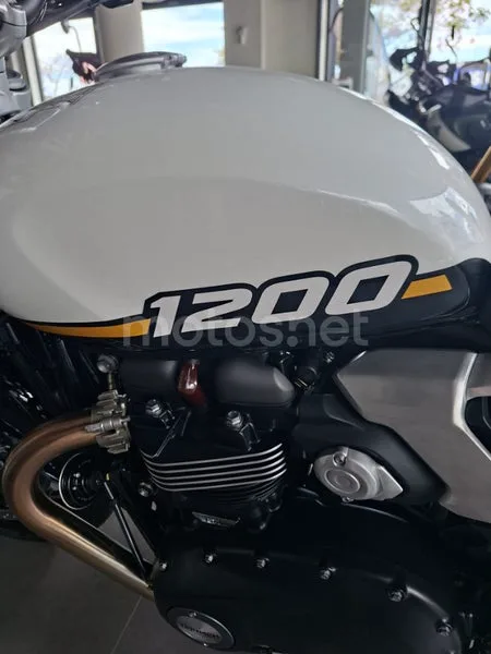 Triumph Speed Twin 1200 - Vista 12
