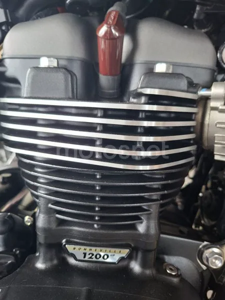 Triumph Speed Twin 1200 - Vista 3