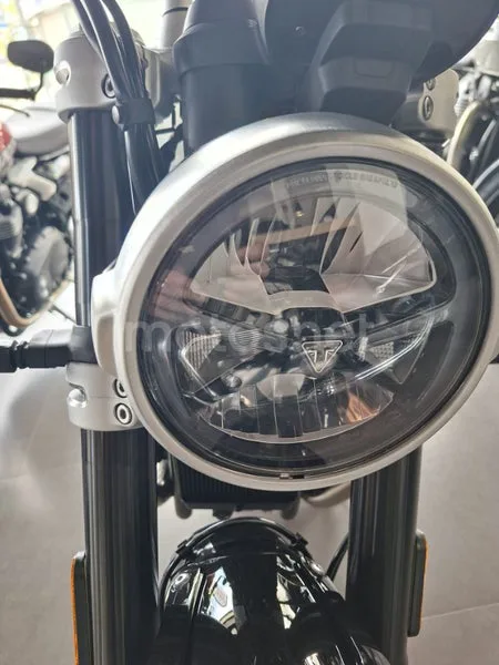 Triumph Speed Twin 1200 - Vista 5