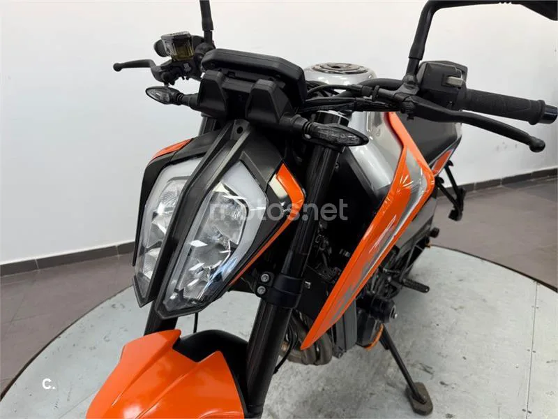 KTM 790 – Vista 17