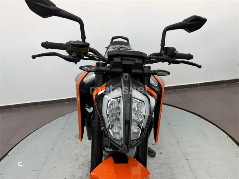 KTM 790 – Vista 19