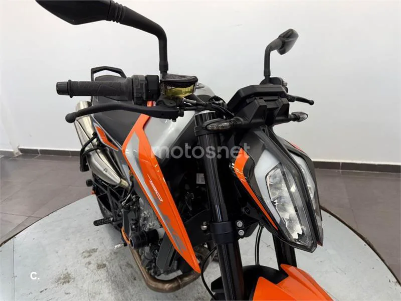 KTM 790 – Vista 20
