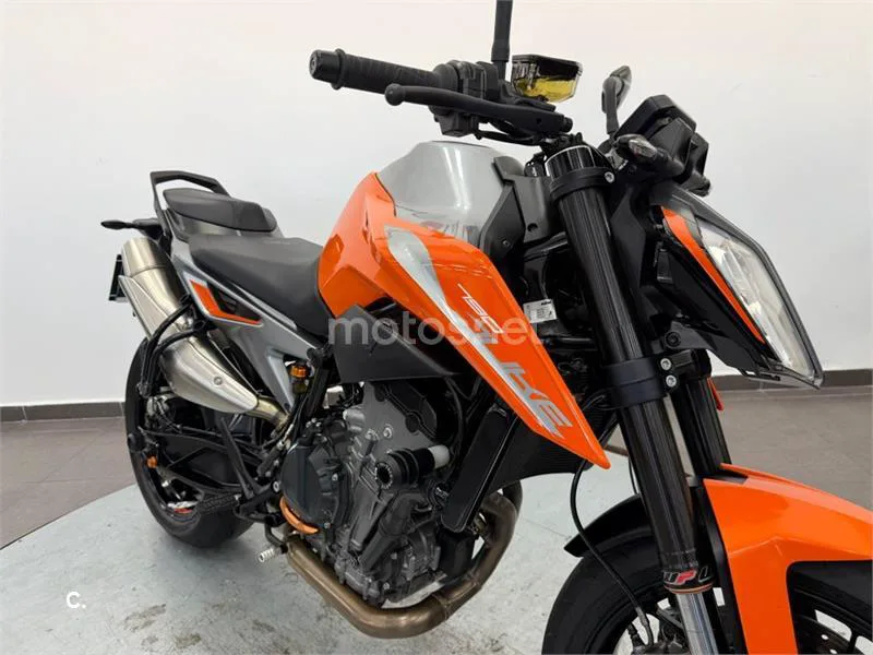 KTM 790 – Vista 21