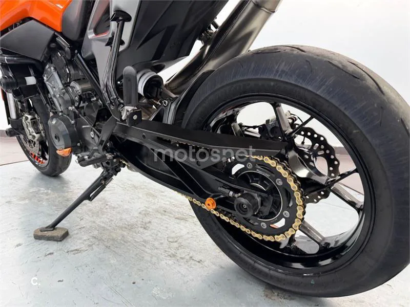 KTM 790 – Vista 22