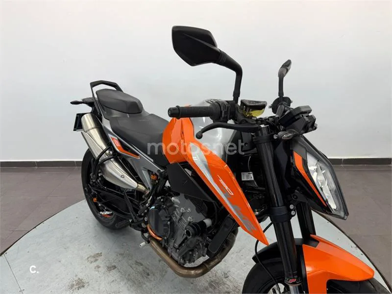 KTM 790 – Vista 23