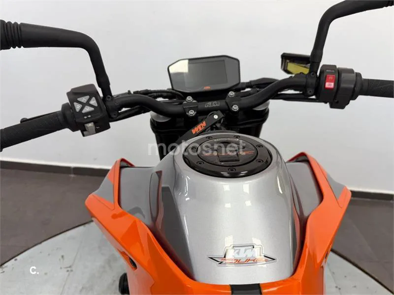 KTM 790 – Vista 9