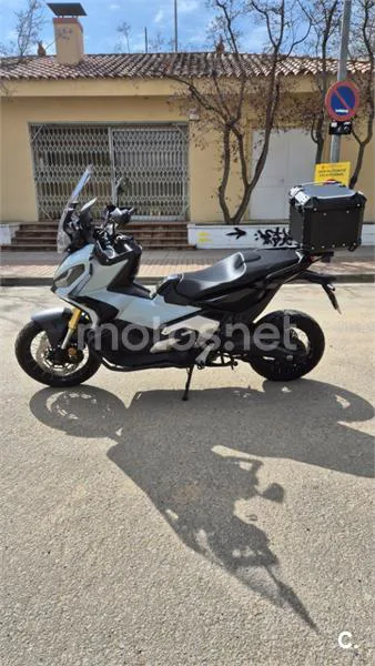 Honda X-ADV – Vista 4