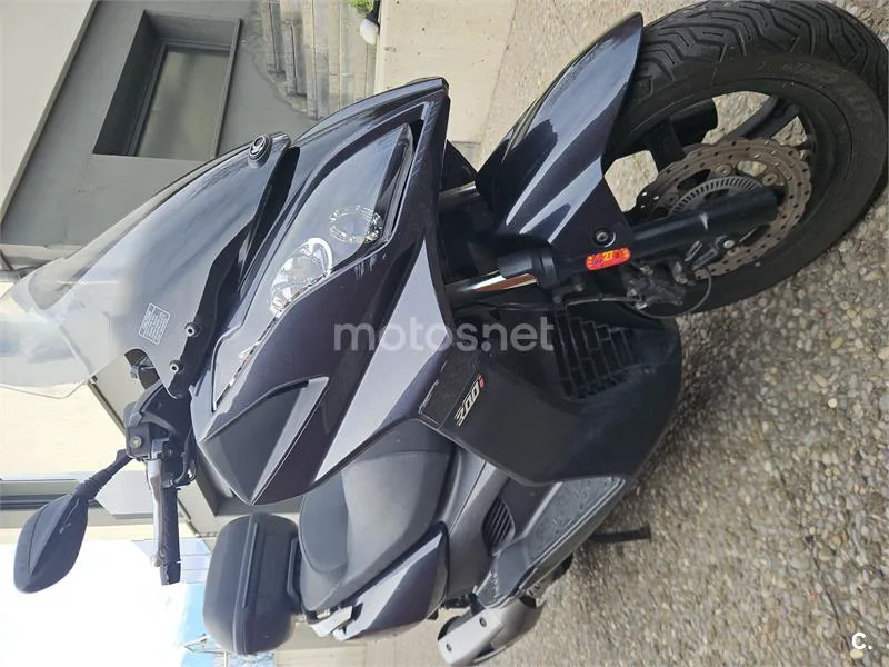 Kymco Grand Dink 300 – Vista 2