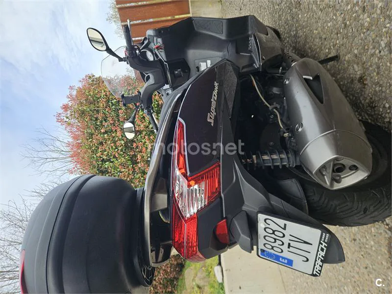 Kymco Grand Dink 300 – Vista 3