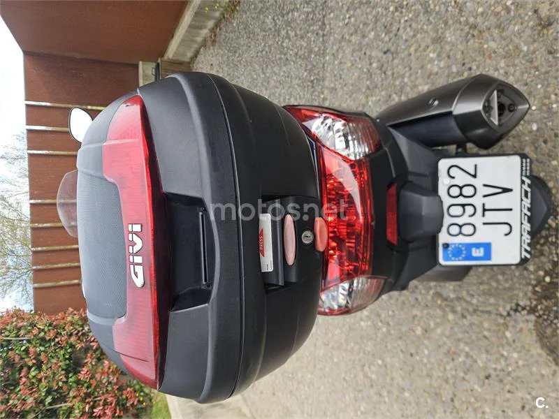 Kymco Grand Dink 300 – Vista 4