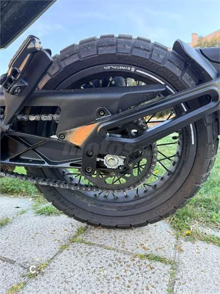 Husqvarna Svartpilen 401 – Vista 4