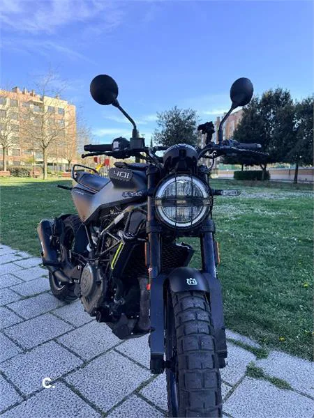 Husqvarna Svartpilen 401 – Vista 5