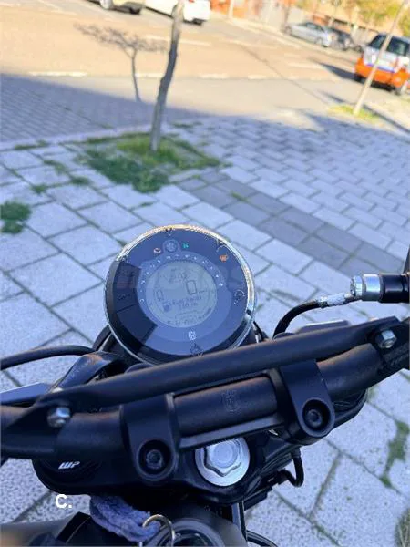 Husqvarna Svartpilen 401 – Vista 6