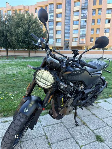 Husqvarna Svartpilen 401 – Vista 7