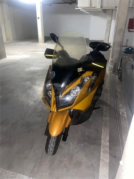 Kymco Super Dink 300I ABS – Vista 4