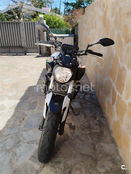 Yamaha MT-07 – Vista 7