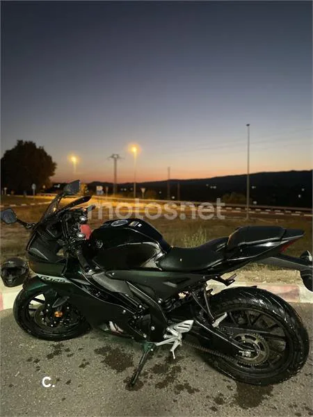 Yamaha R 125 – Vista 4