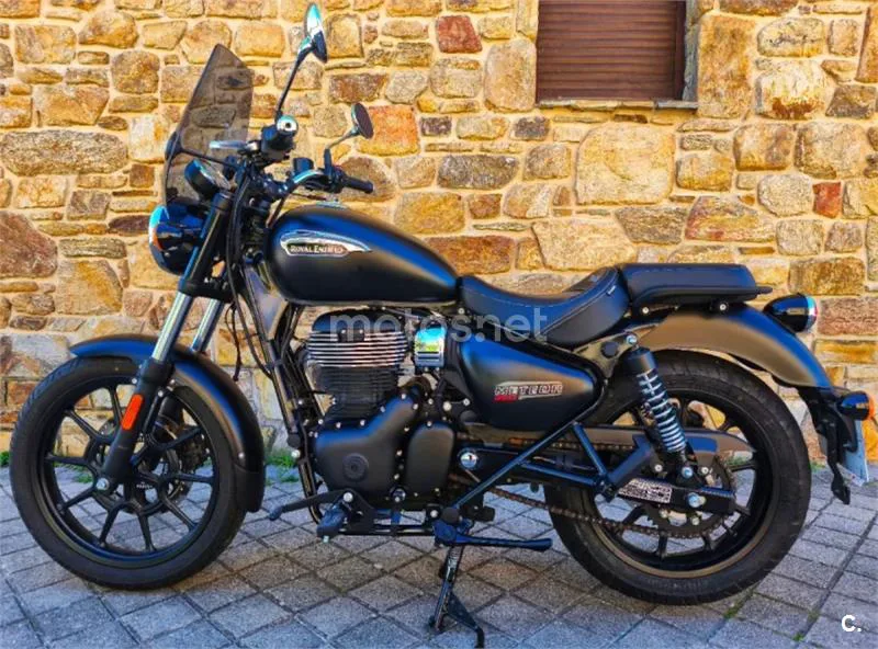 Royal Enfield Meteor 350 – Vista 8