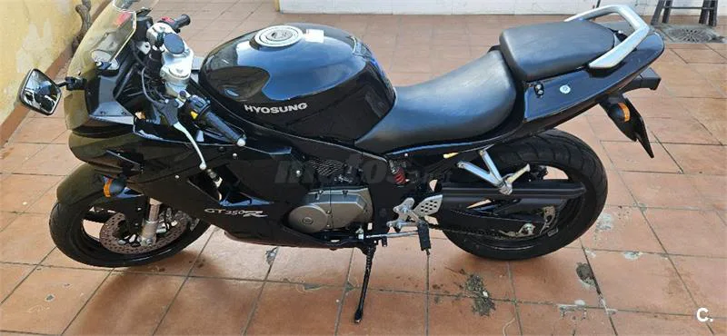 Hyosung GT 250R – Vista 2