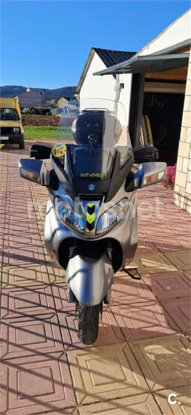 Suzuki Burgman 650 Executive – Vista 6