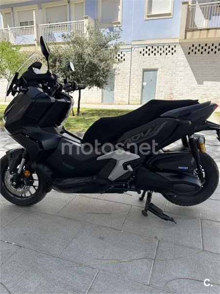 Honda ADV 350 – Vista 7