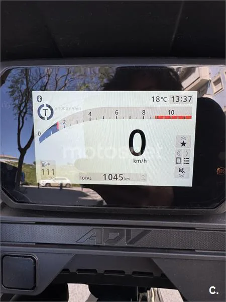 Honda ADV 350 – Vista 8