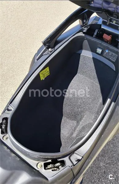 Kymco AK 550 – Vista 5