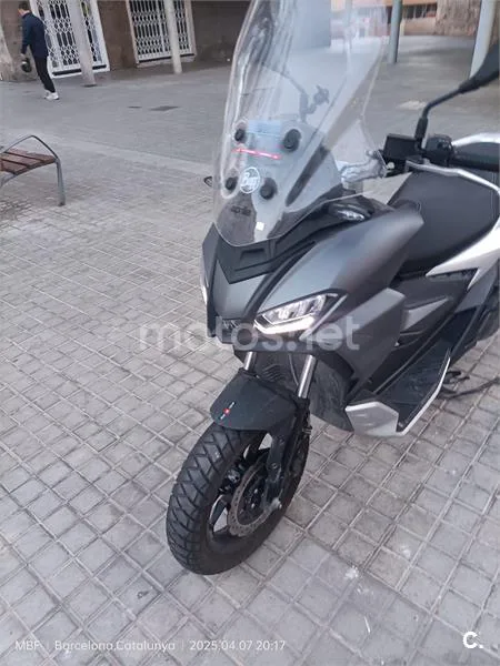 Aprilia SR GT 200 – Vista 2